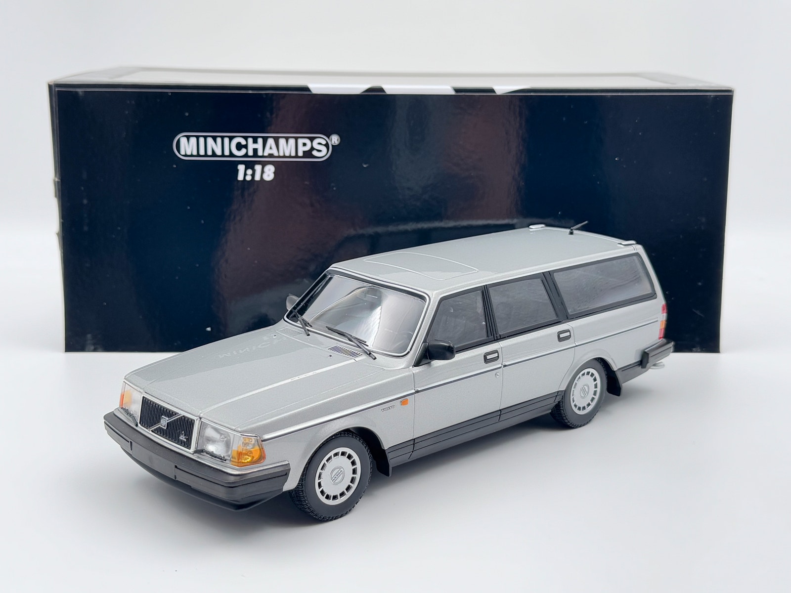 1986 Volvo 240 GL Break / Stationcar - 1:18 | DBA