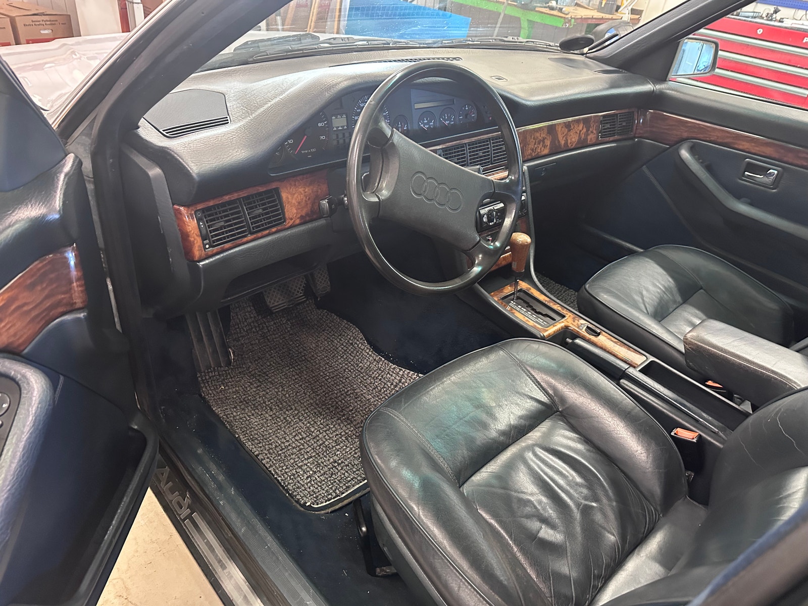 Audi V8 til salg hos Nabilli