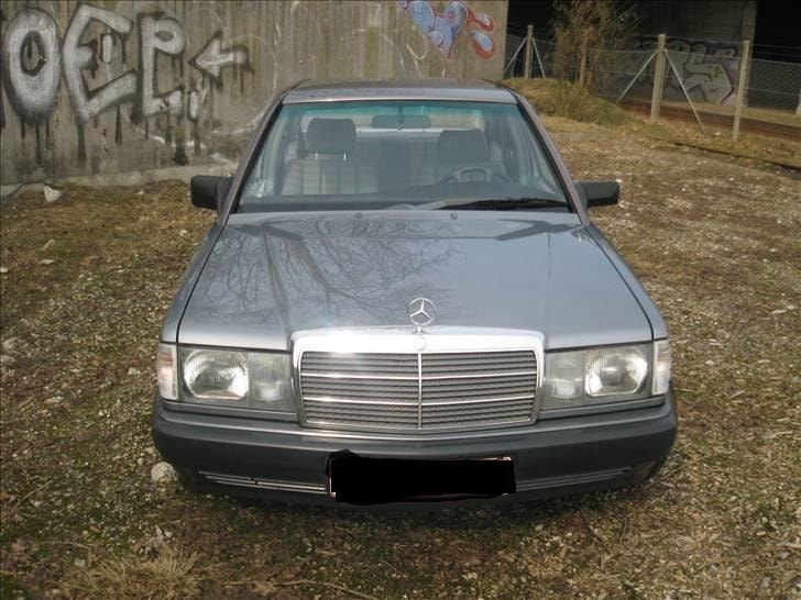 Mercedes 190 til salg hos Nabilli