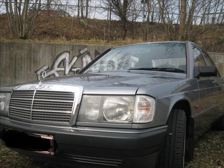 Mercedes 190 til salg hos Nabilli