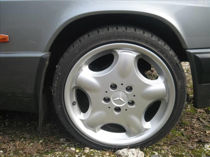 Mercedes 190 til salg hos Nabilli