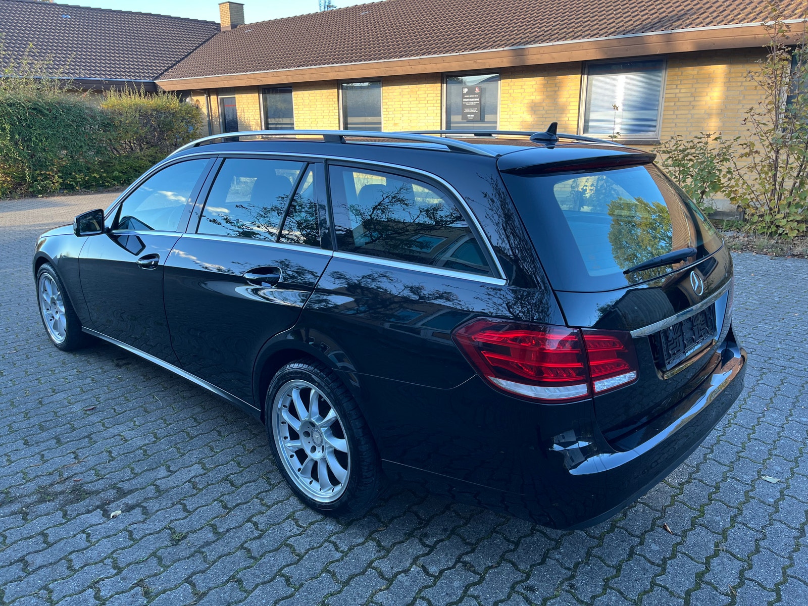 Mercedes E200 til salg hos Nabilli