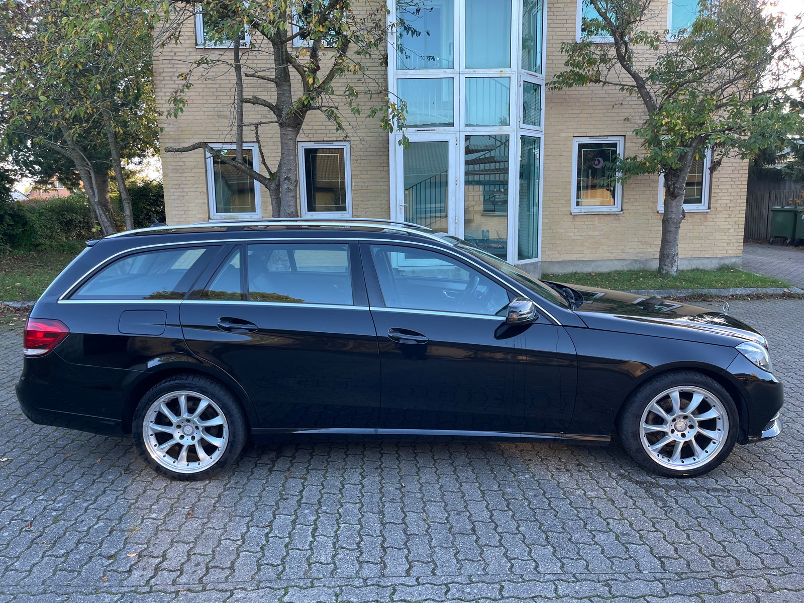 Mercedes E200 til salg hos Nabilli