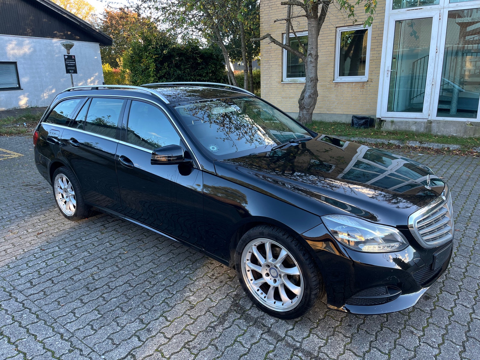 Mercedes E200 til salg hos Nabilli