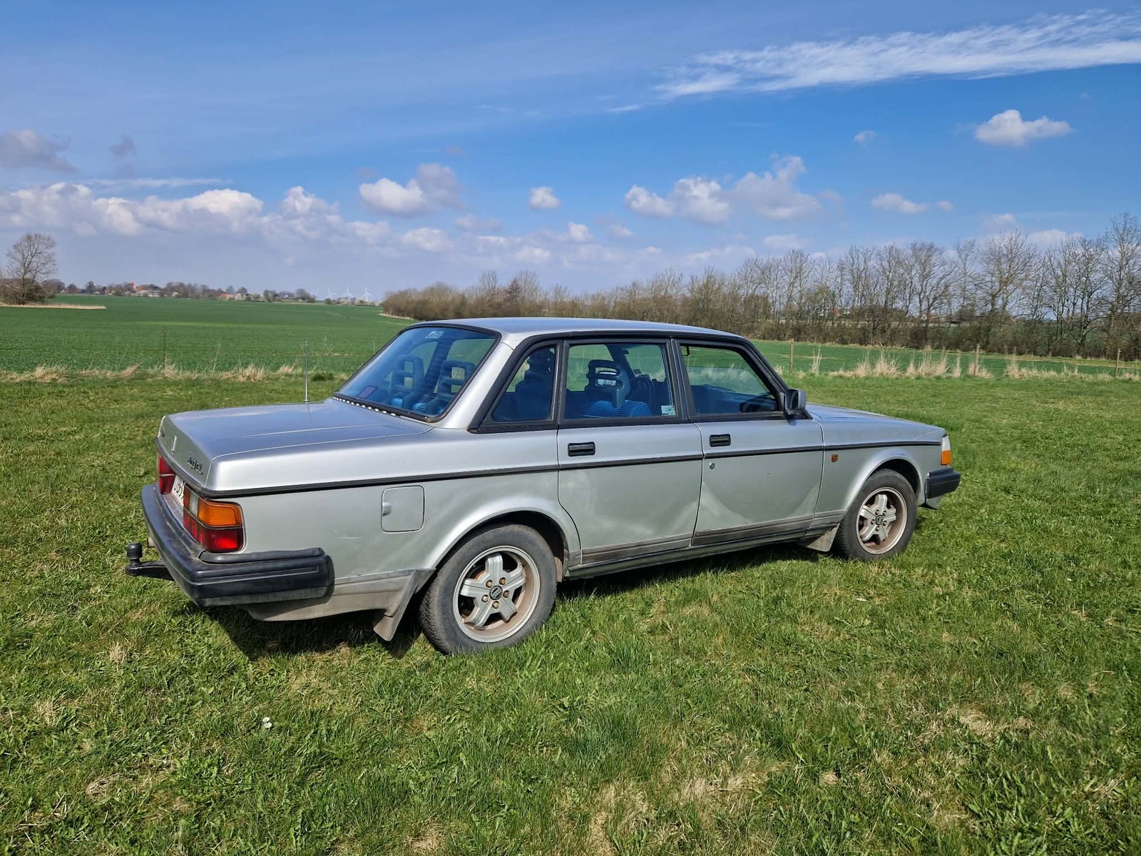 Volvo 240 til salg hos Nabilli