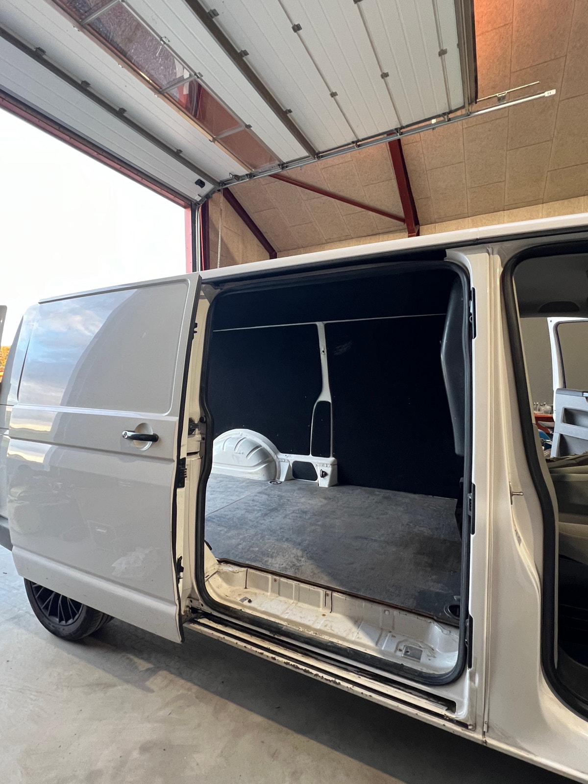 VW Transporter til salg hos Nabilli