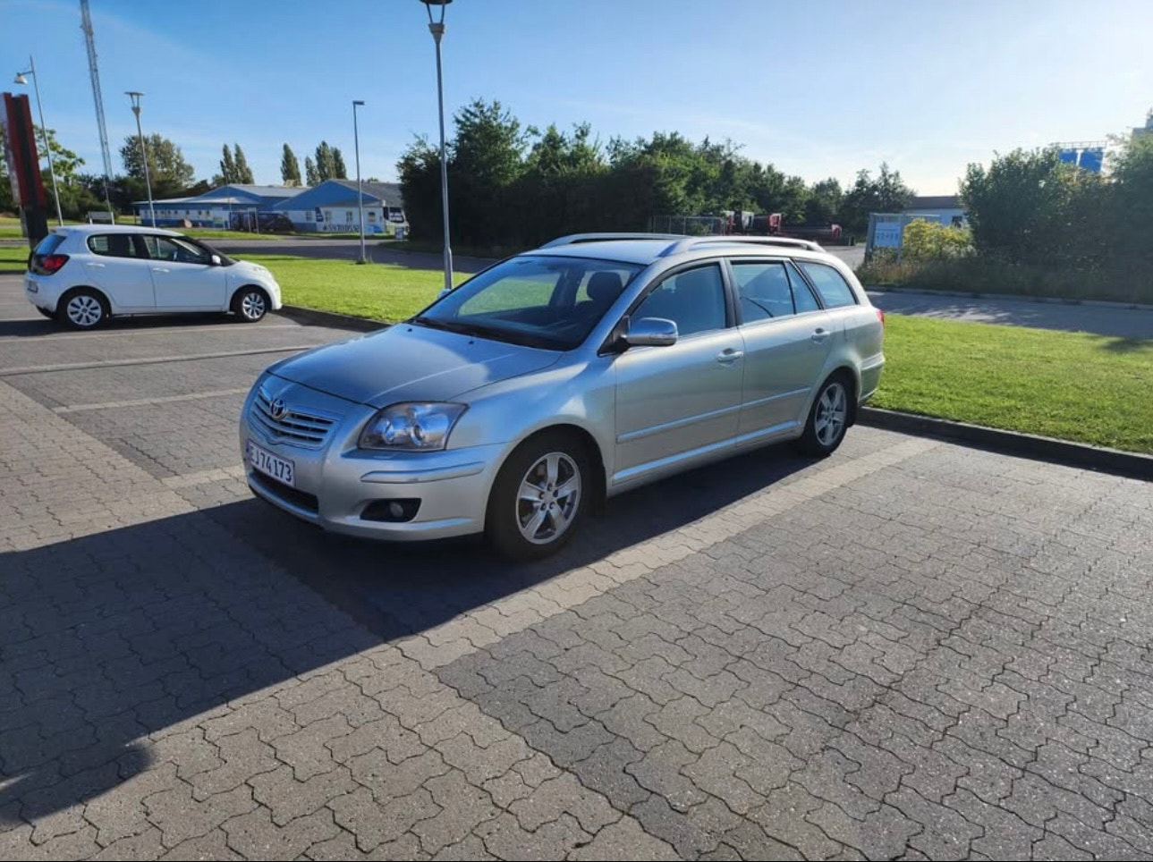 Toyota Avensis – billede 2