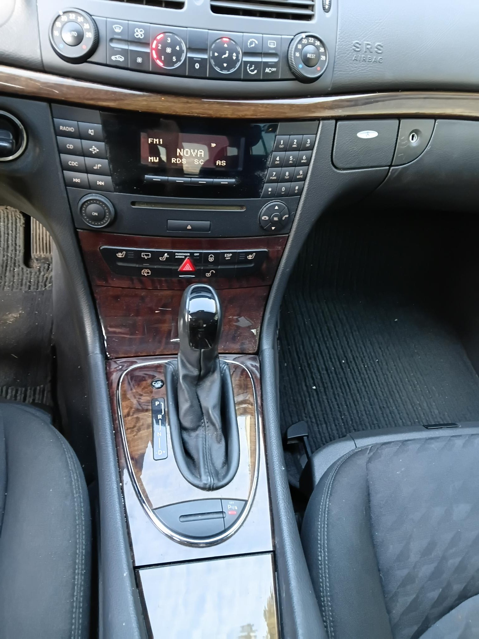 Mercedes E220 til salg hos Nabilli