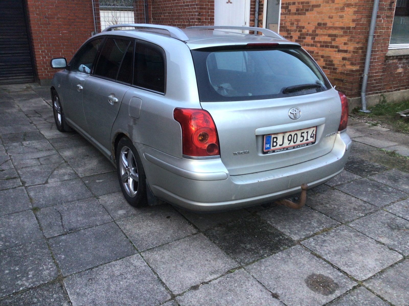 Toyota Avensis til salg hos Nabilli