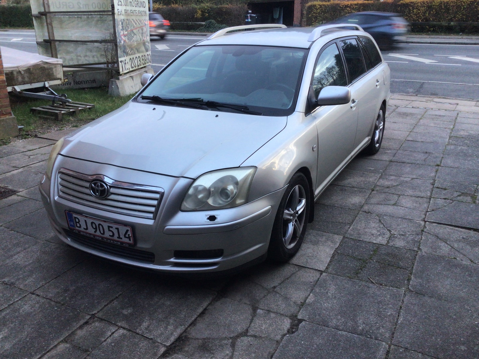 Toyota Avensis til salg hos Nabilli