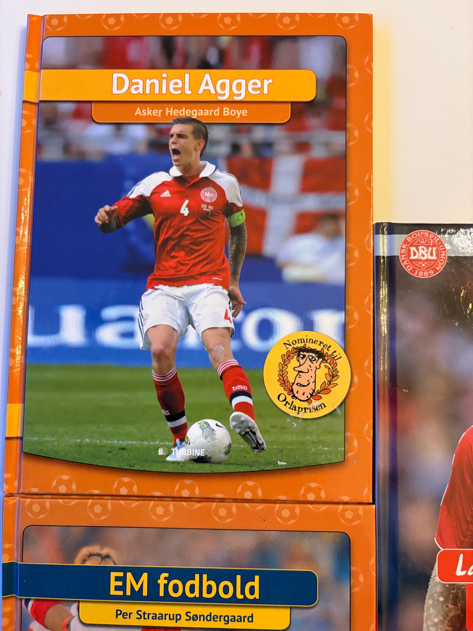 Enfant Équipe du Danemark de football Maillot Simon Kjaer #4 Tenues Domicile Rouge 2021