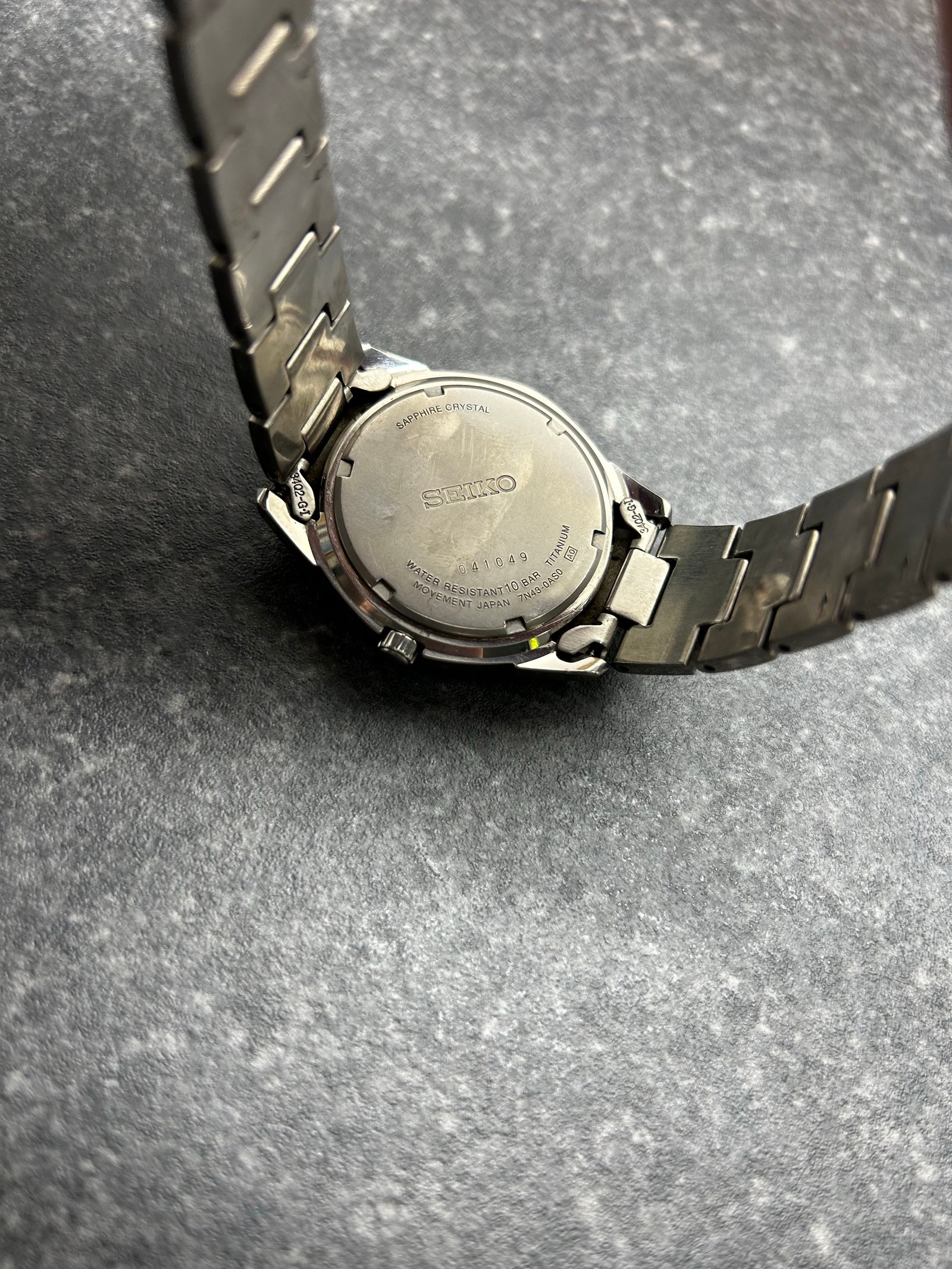 Seiko 7N43-0AS0 – Titanium, safirglas, 100 m | DBA