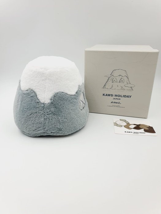 Kaws (1974) - Kaws Holiday Japan Mount Fuji Plush Grey 2019 | DBA