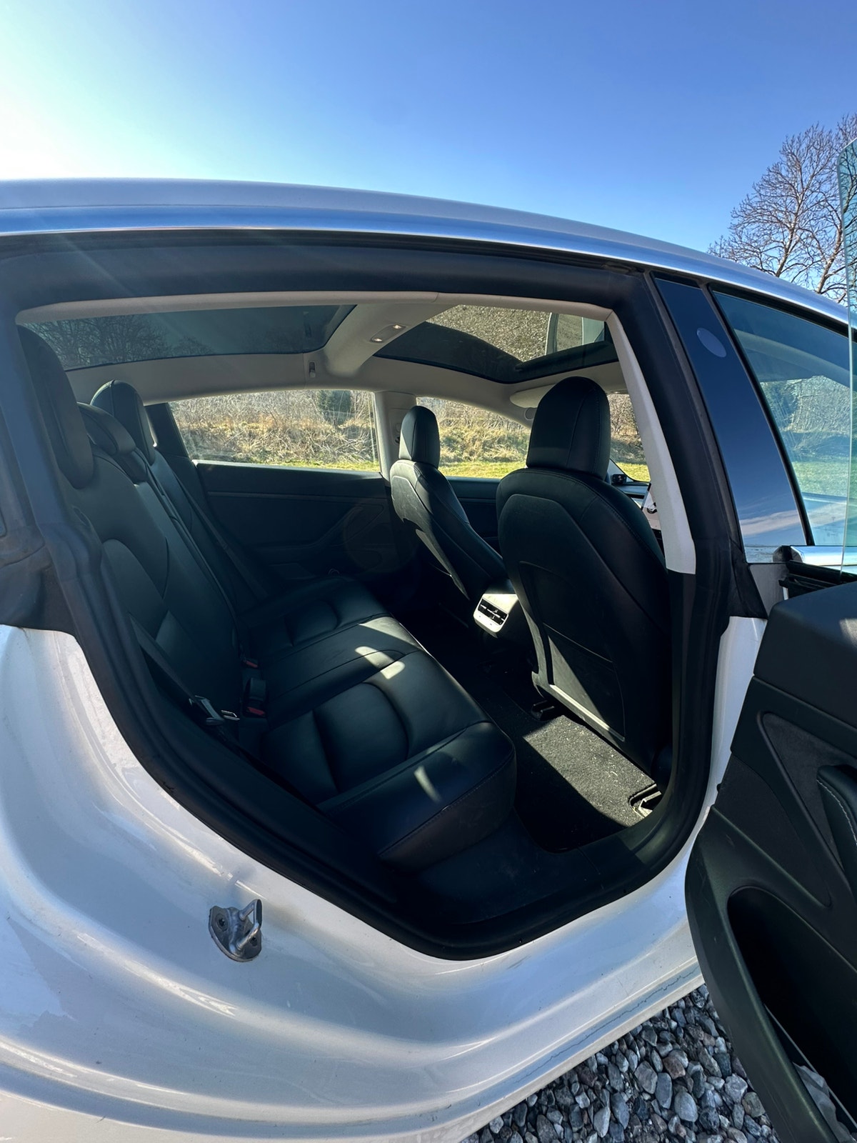 Tesla Model 3 til salg hos Nabilli