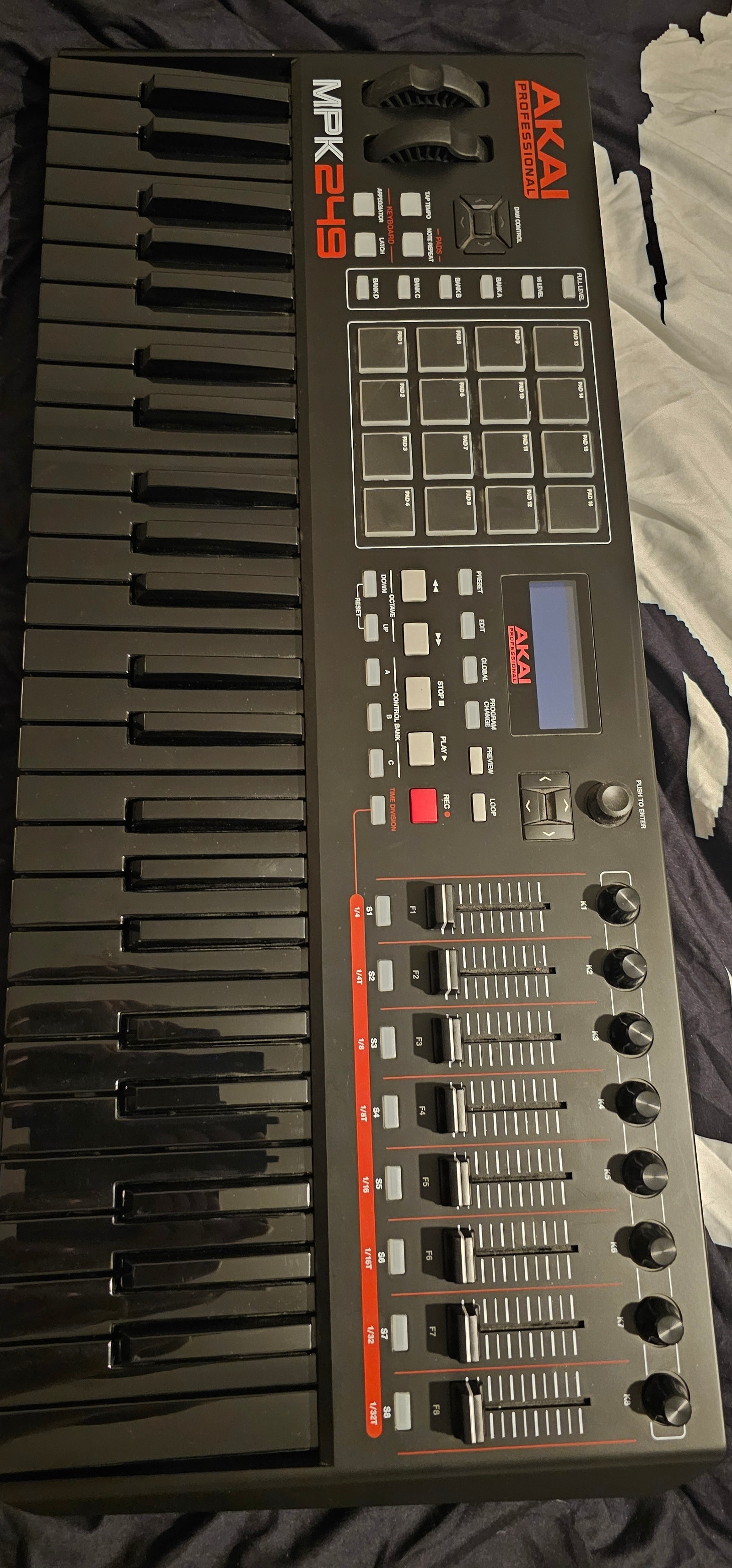 Akai sort limited midi keyboard Professional MPK 249 | DBA