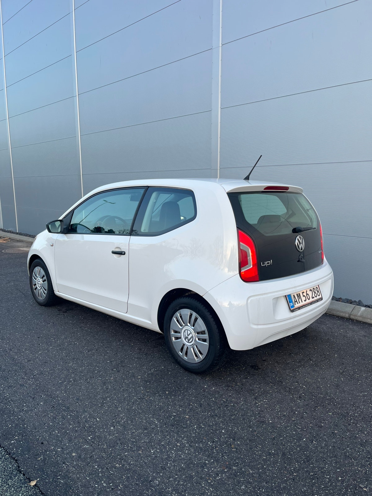 VW UP! til salg hos Nabilli