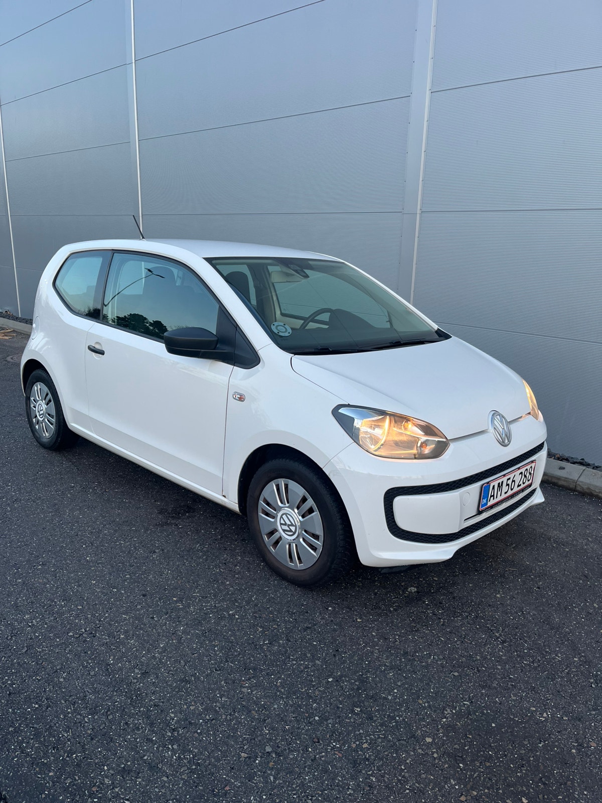 VW UP! til salg hos Nabilli