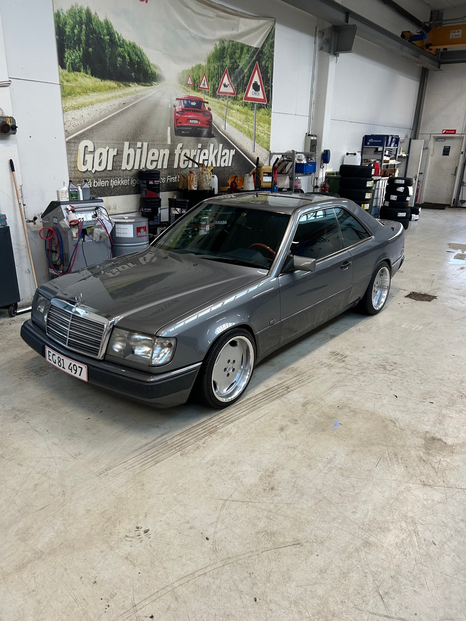 Mercedes 230 CE – billede 9