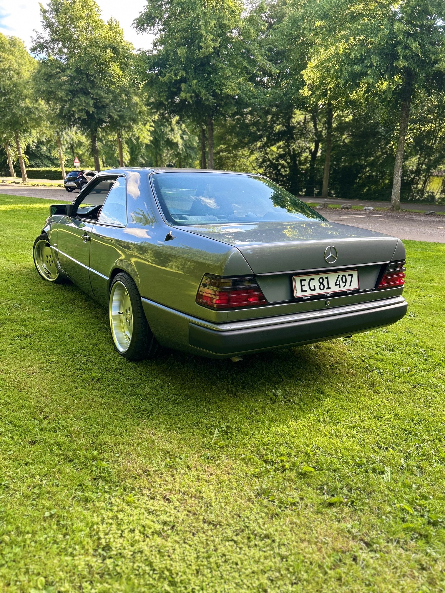 Mercedes 230 CE – billede 6