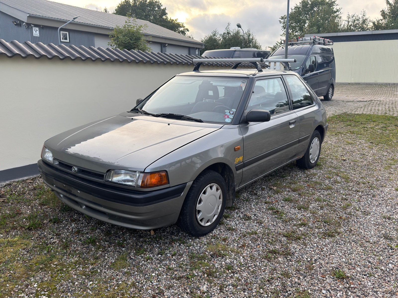 Mazda 323 til salg hos Nabilli