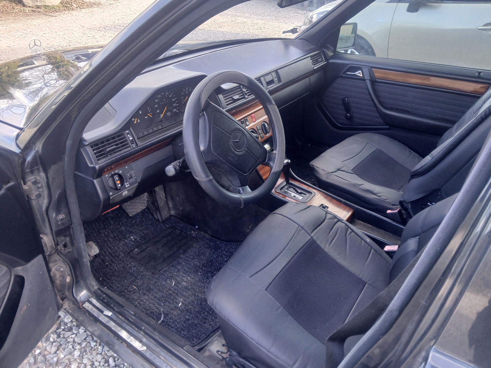 Mercedes 230 E – billede 4
