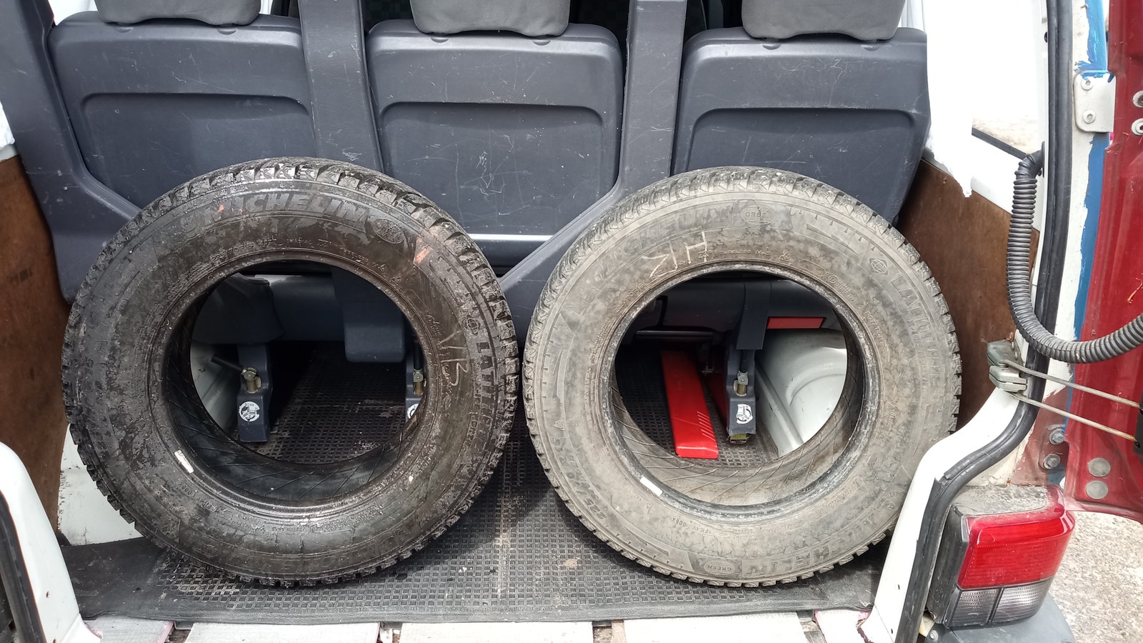 VW Transporter til salg hos Nabilli