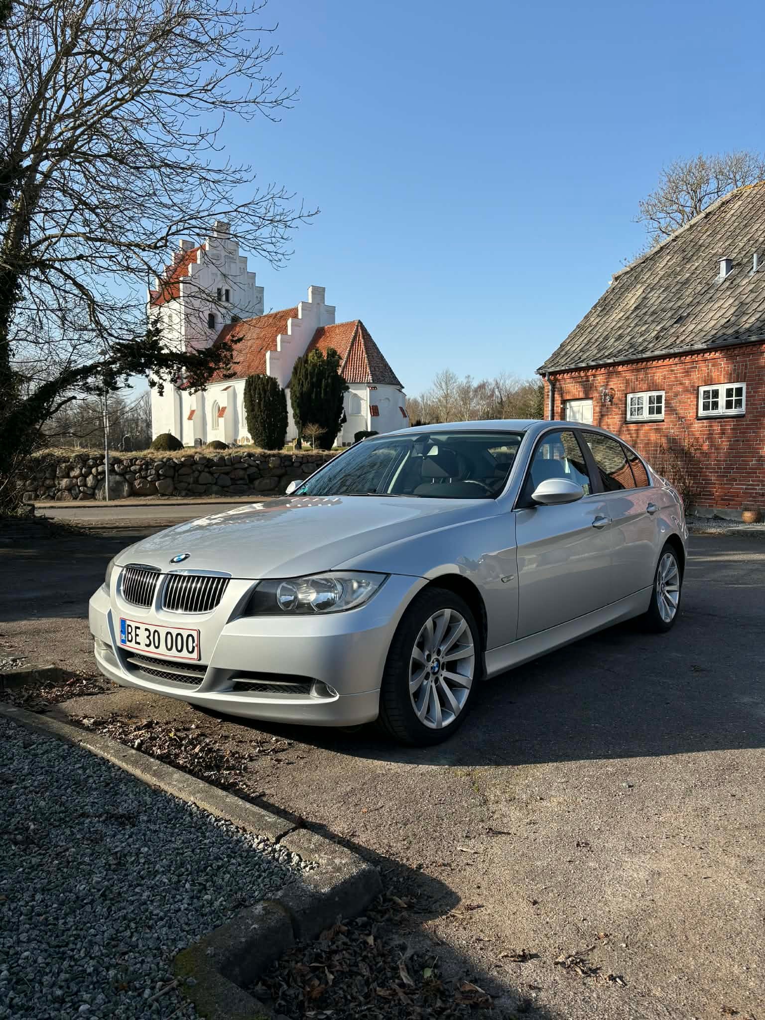 BMW 325i til salg hos Nabilli