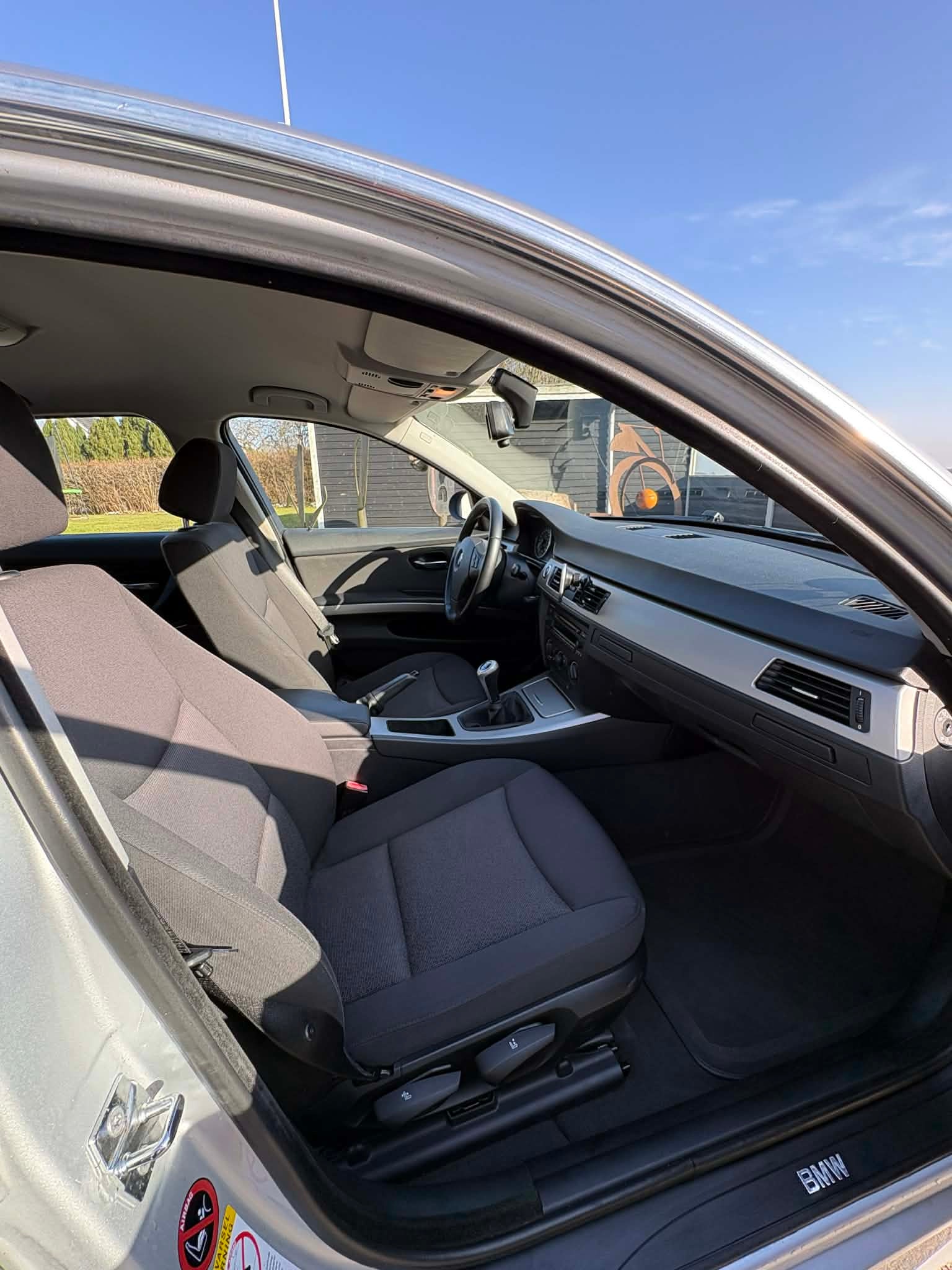 BMW 325i til salg hos Nabilli