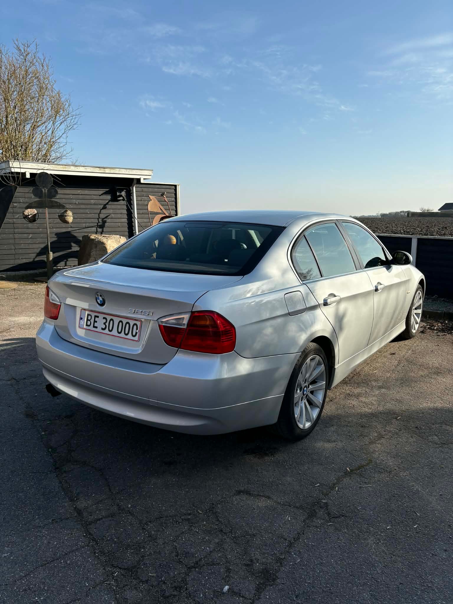 BMW 325i til salg hos Nabilli