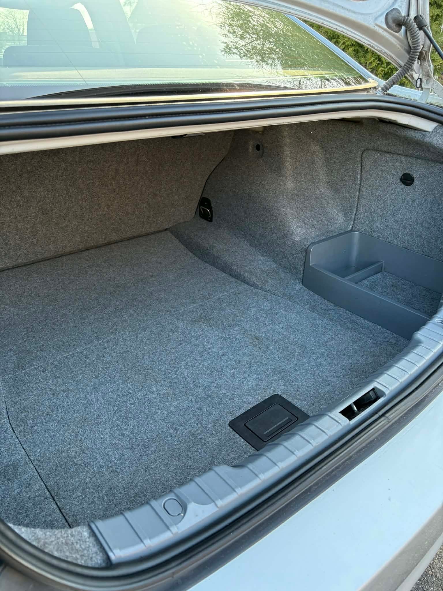 BMW 325i til salg hos Nabilli