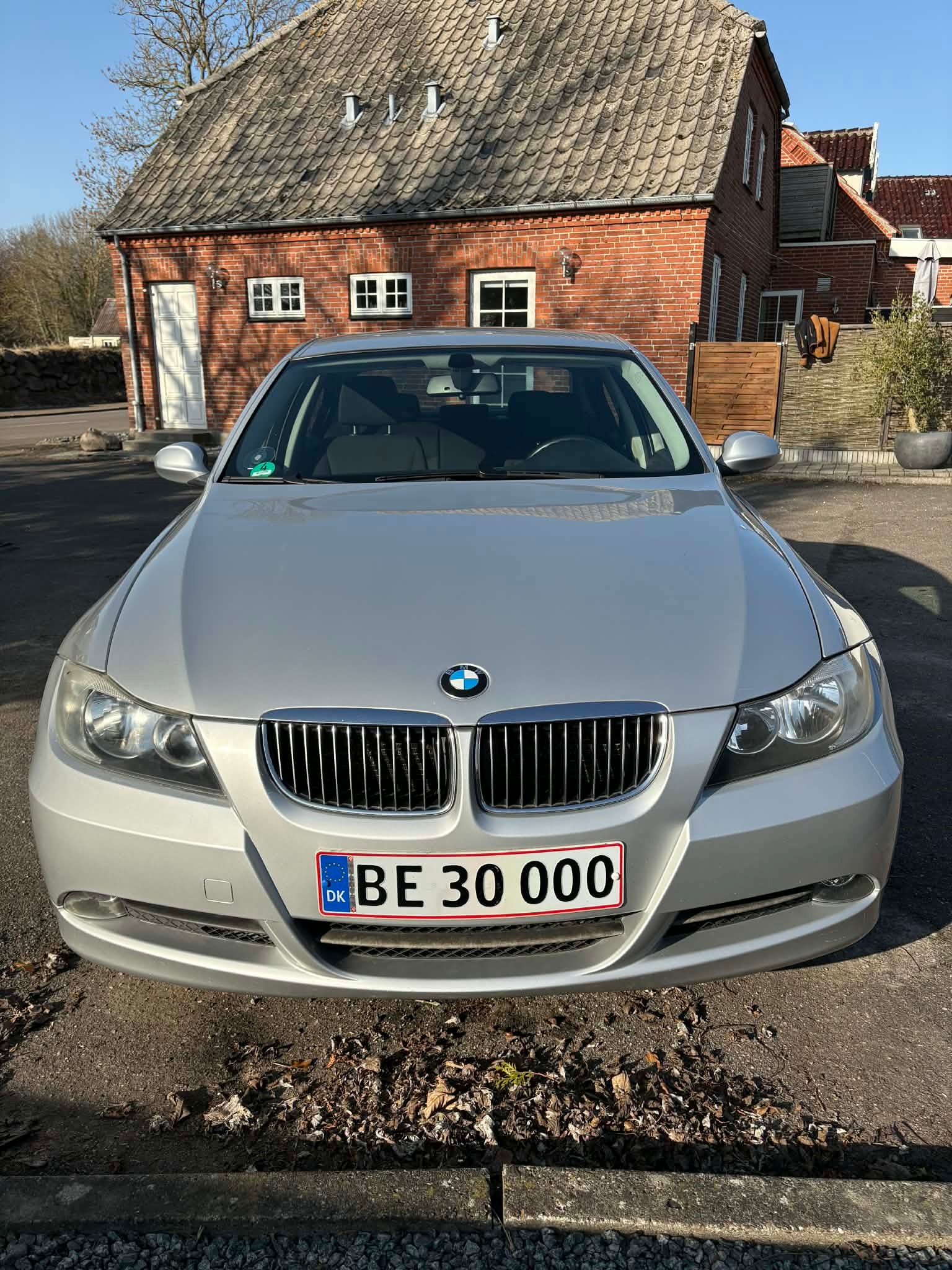 BMW 325i til salg hos Nabilli