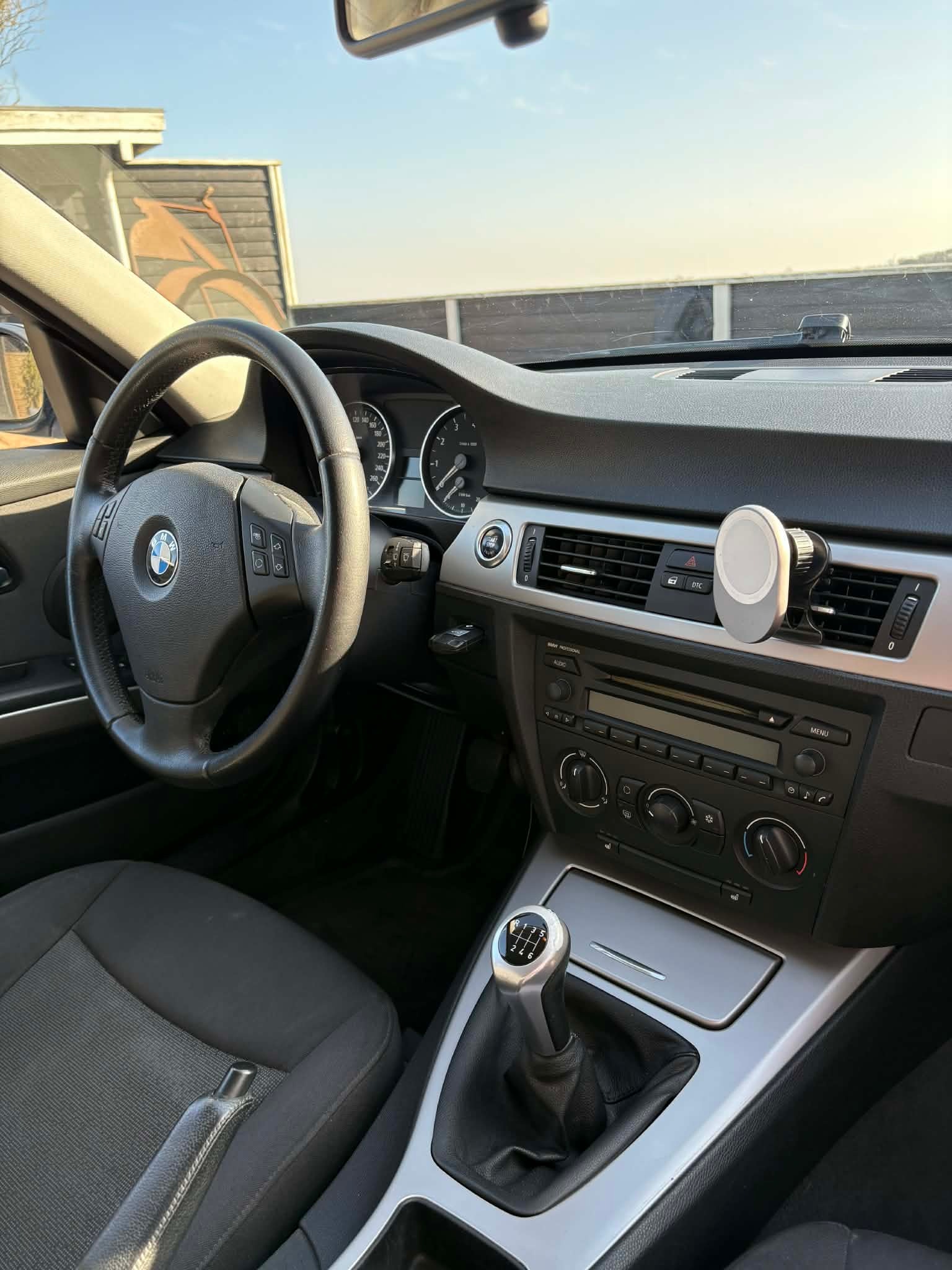 BMW 325i til salg hos Nabilli