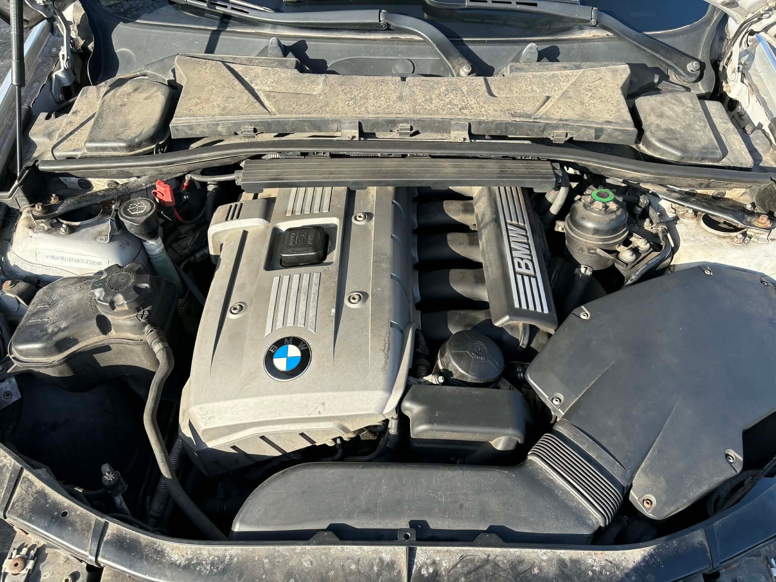 BMW 325i til salg hos Nabilli
