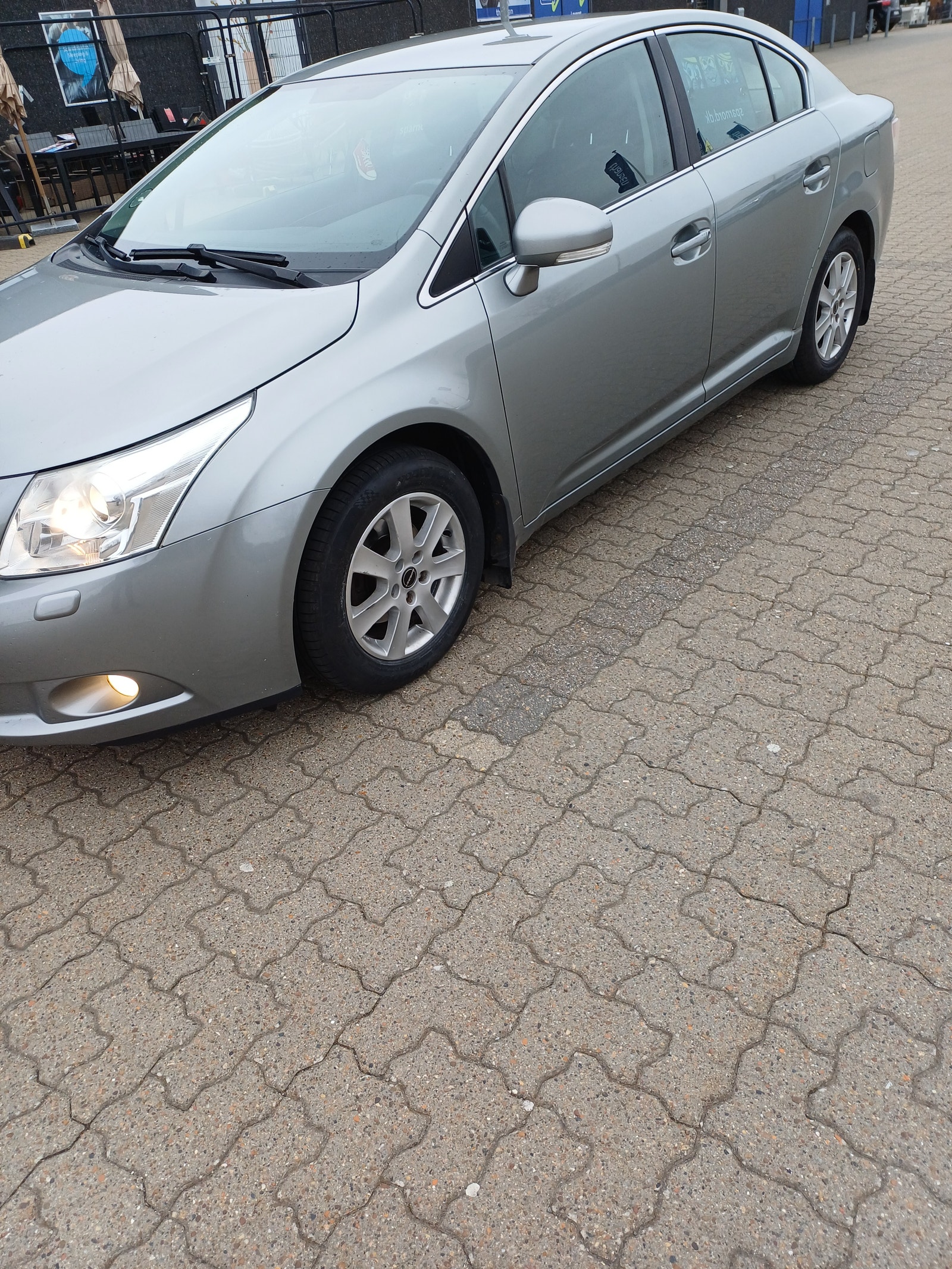Toyota Avensis til salg hos Nabilli