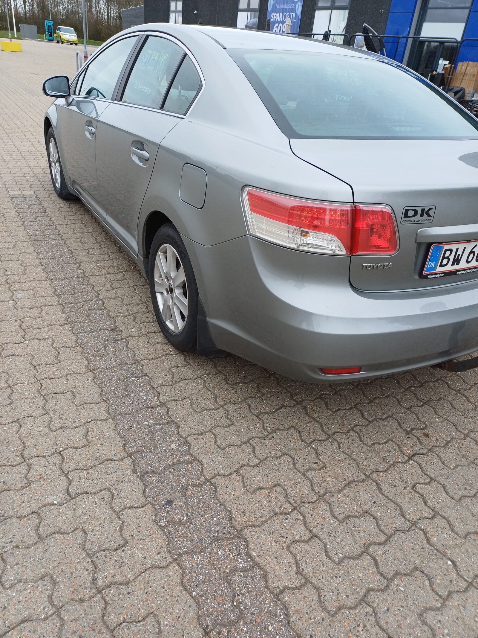 Toyota Avensis til salg hos Nabilli
