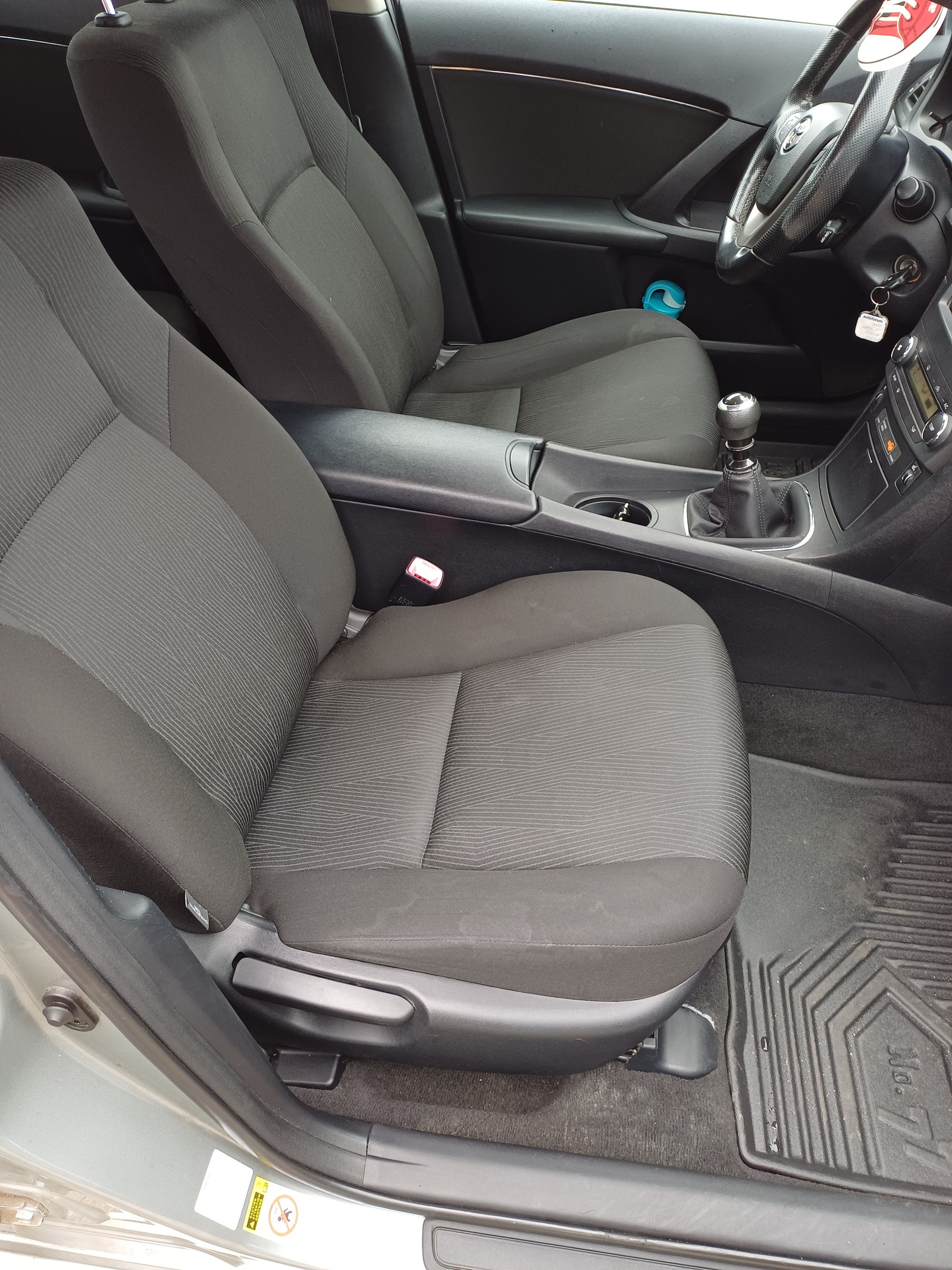 Toyota Avensis til salg hos Nabilli
