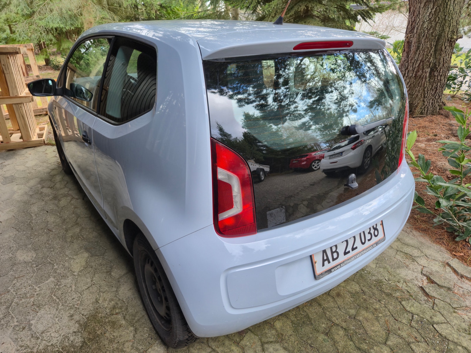VW UP! til salg hos Nabilli