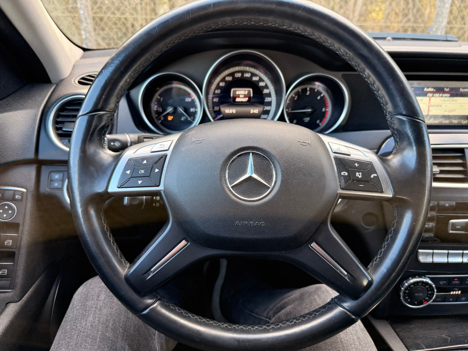 Mercedes C180 til salg hos Nabilli