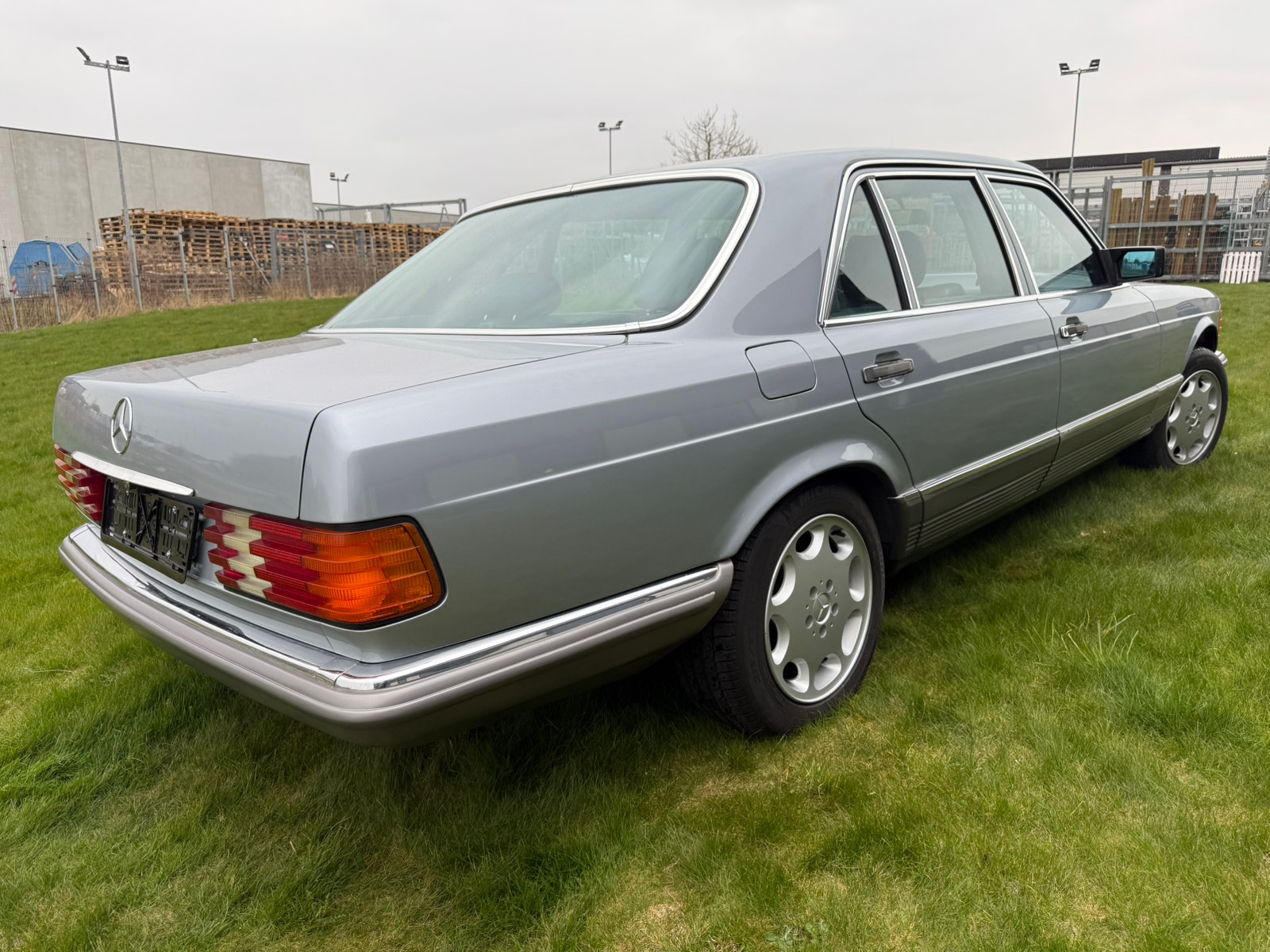 Mercedes 500 SEL til salg hos Nabilli