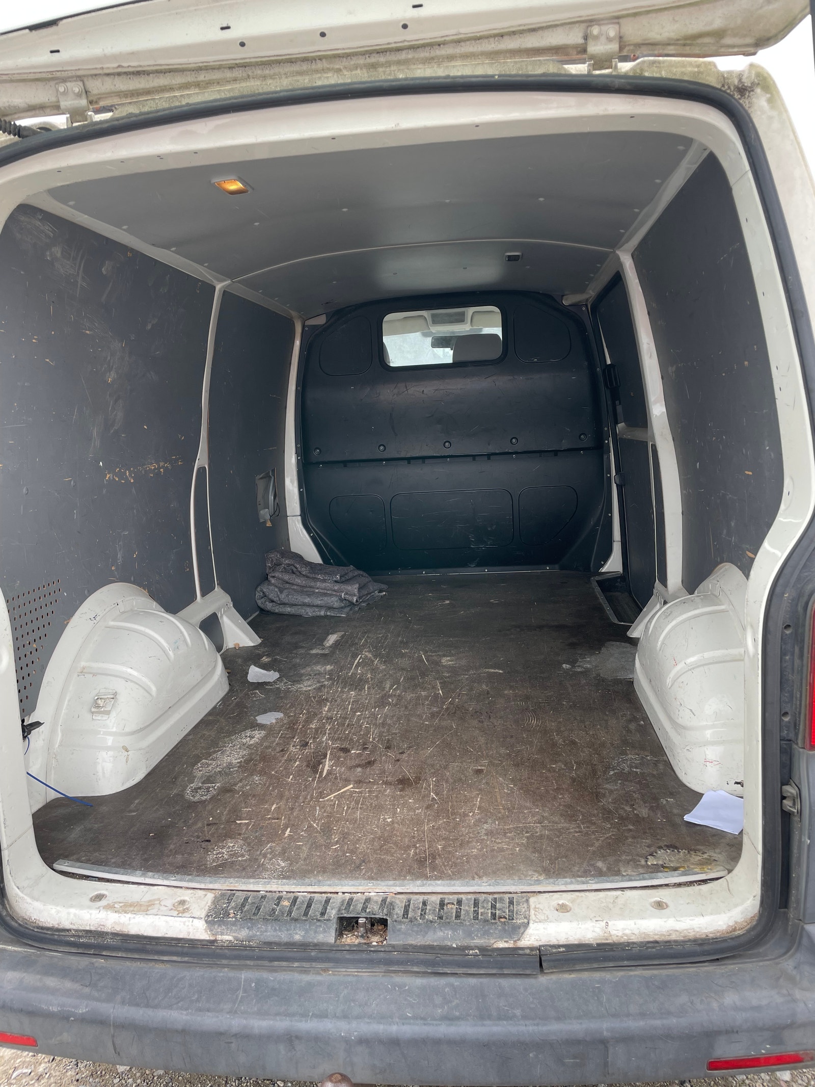 VW Transporter til salg hos Nabilli