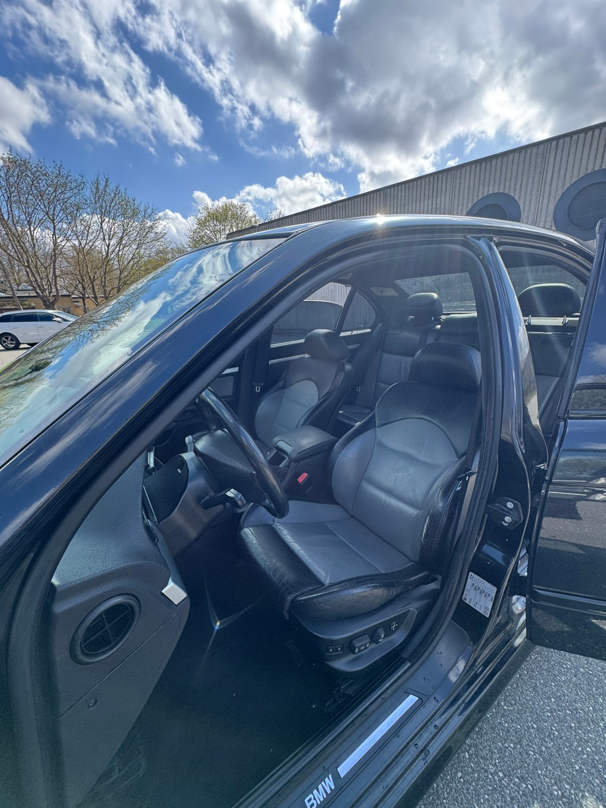 BMW 528i til salg hos Nabilli