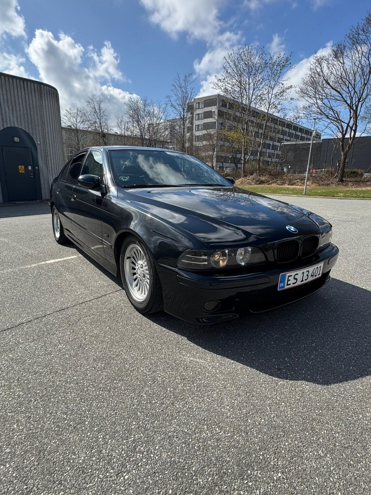 BMW 528i til salg hos Nabilli