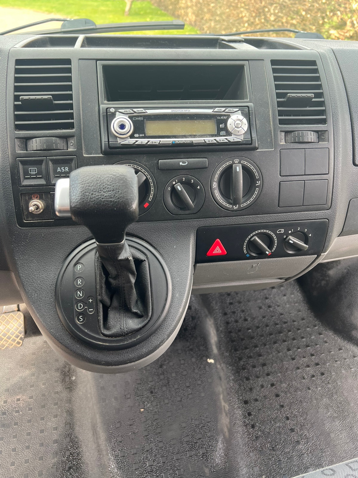 VW Caravelle til salg hos Nabilli
