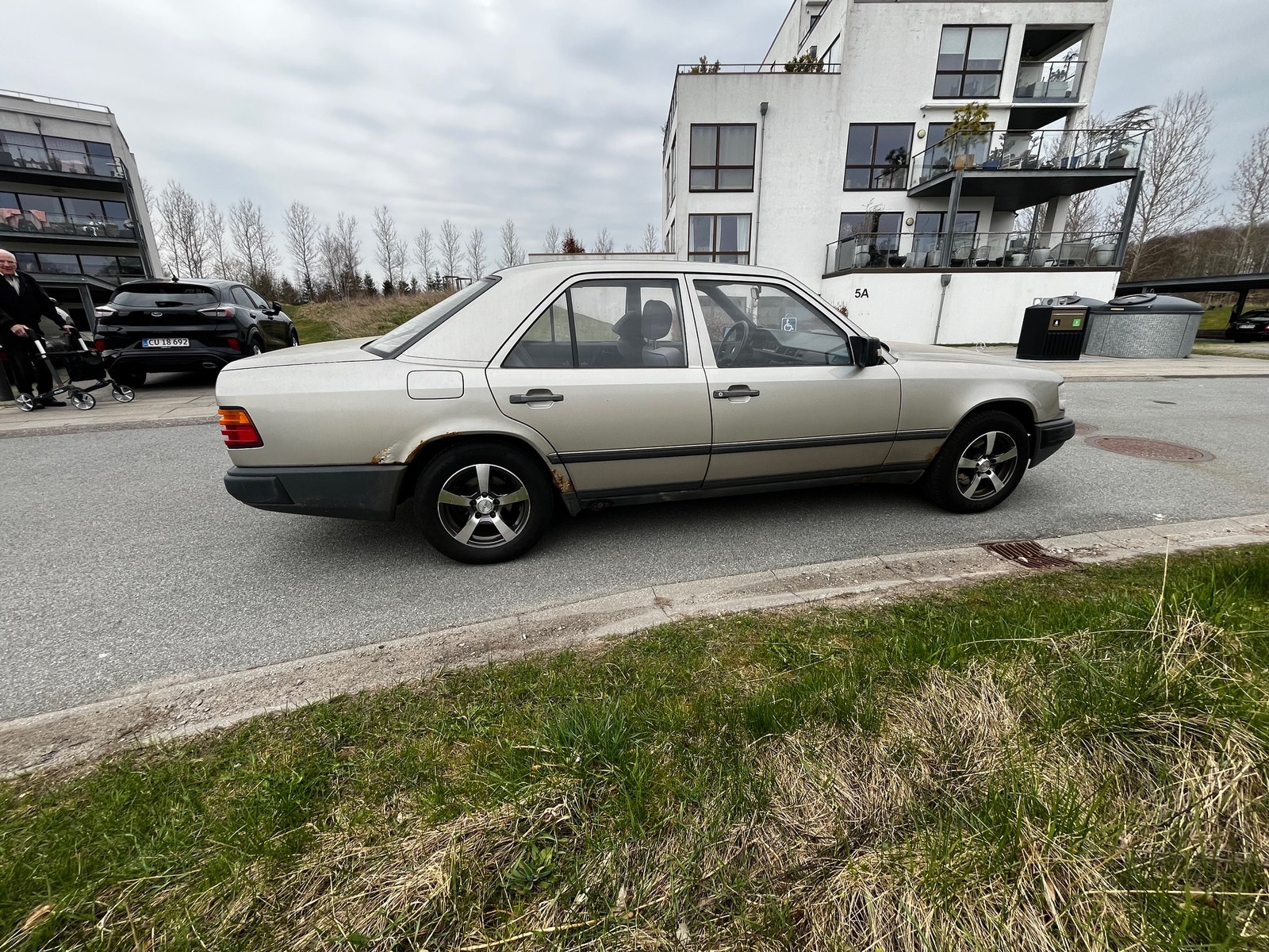 Mercedes 230 E – billede 11