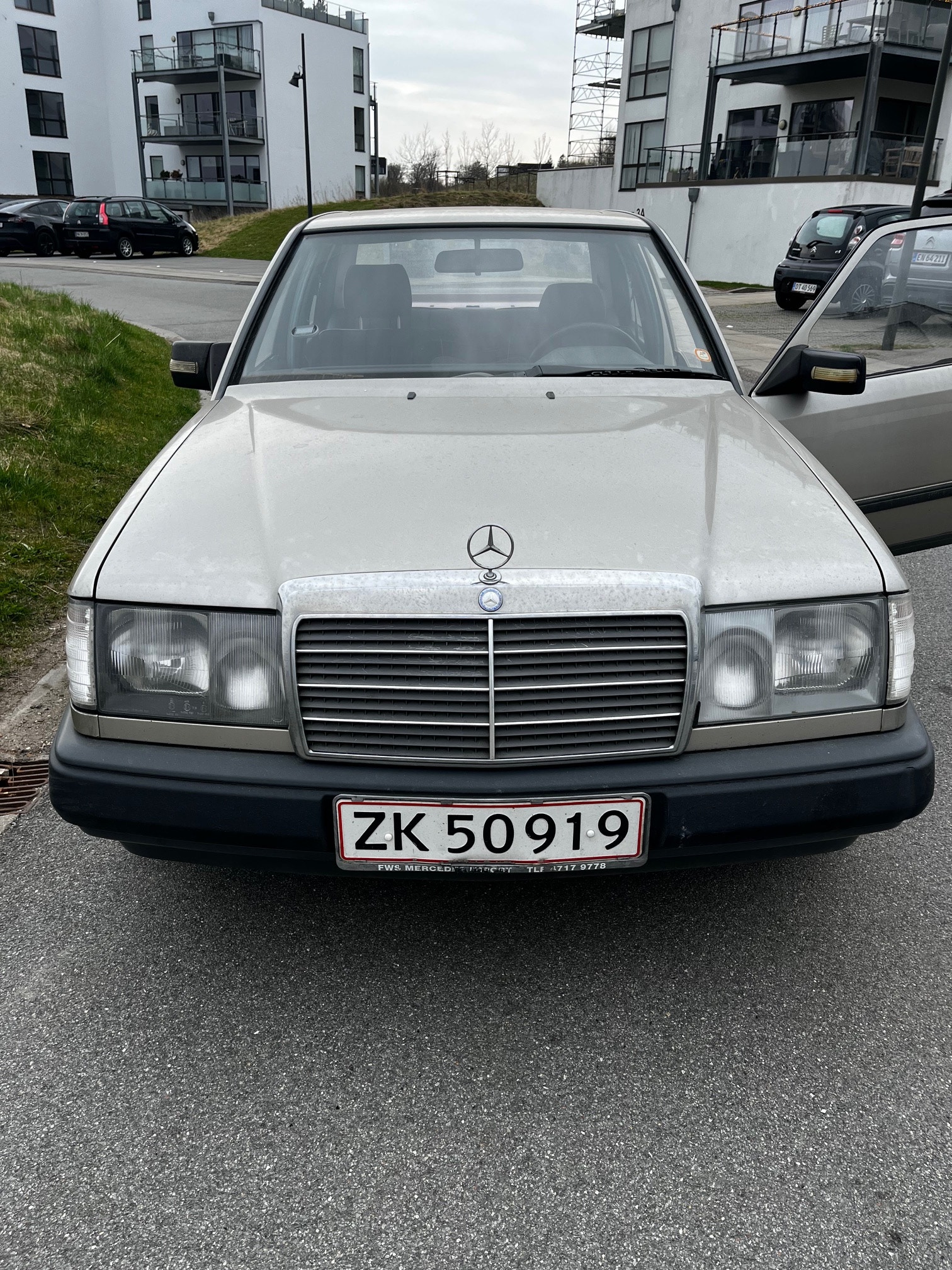 Mercedes 230 E – billede 8