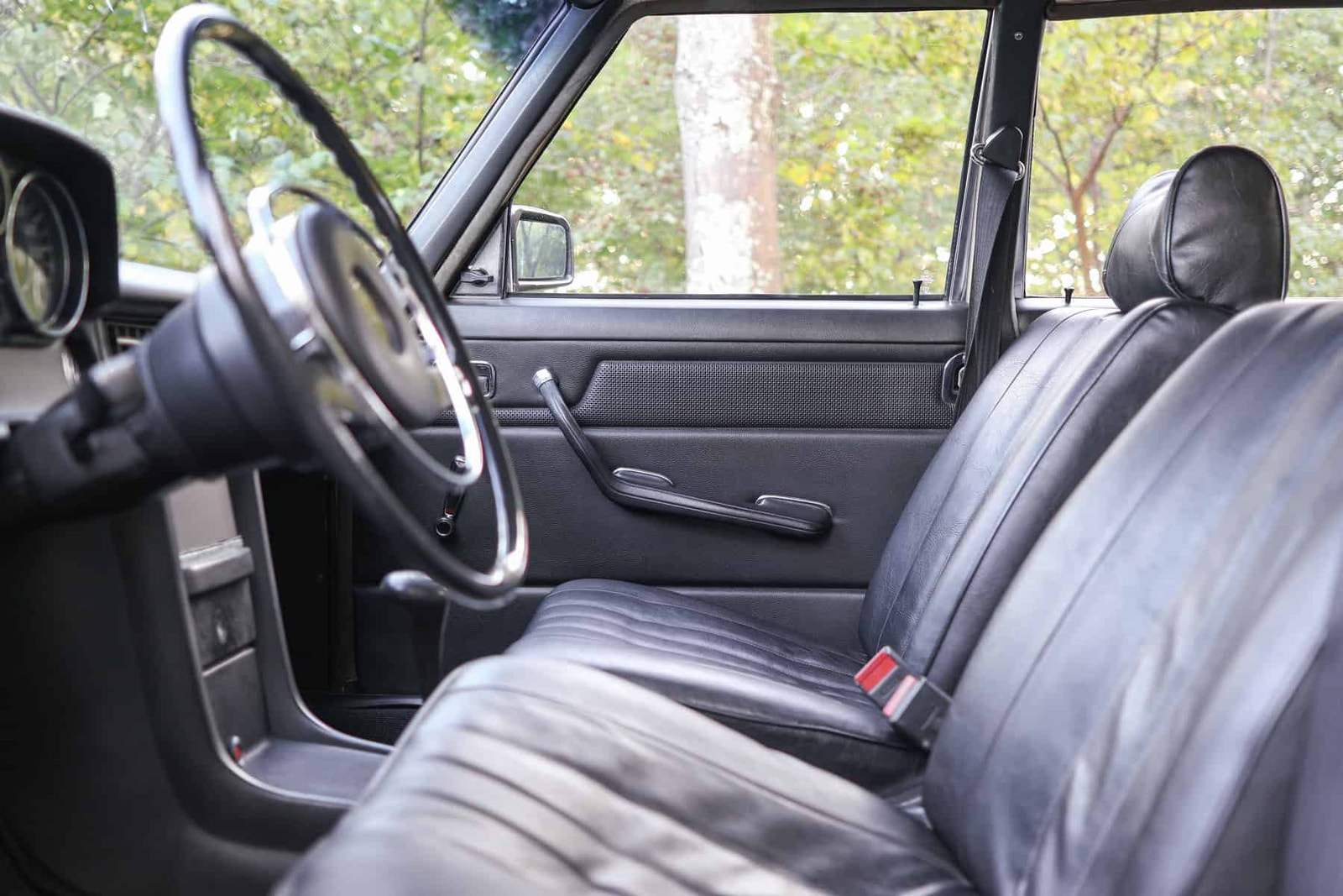 Mercedes 200/8 til salg hos Nabilli