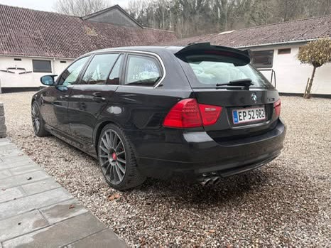 BMW 325i til salg hos Nabilli