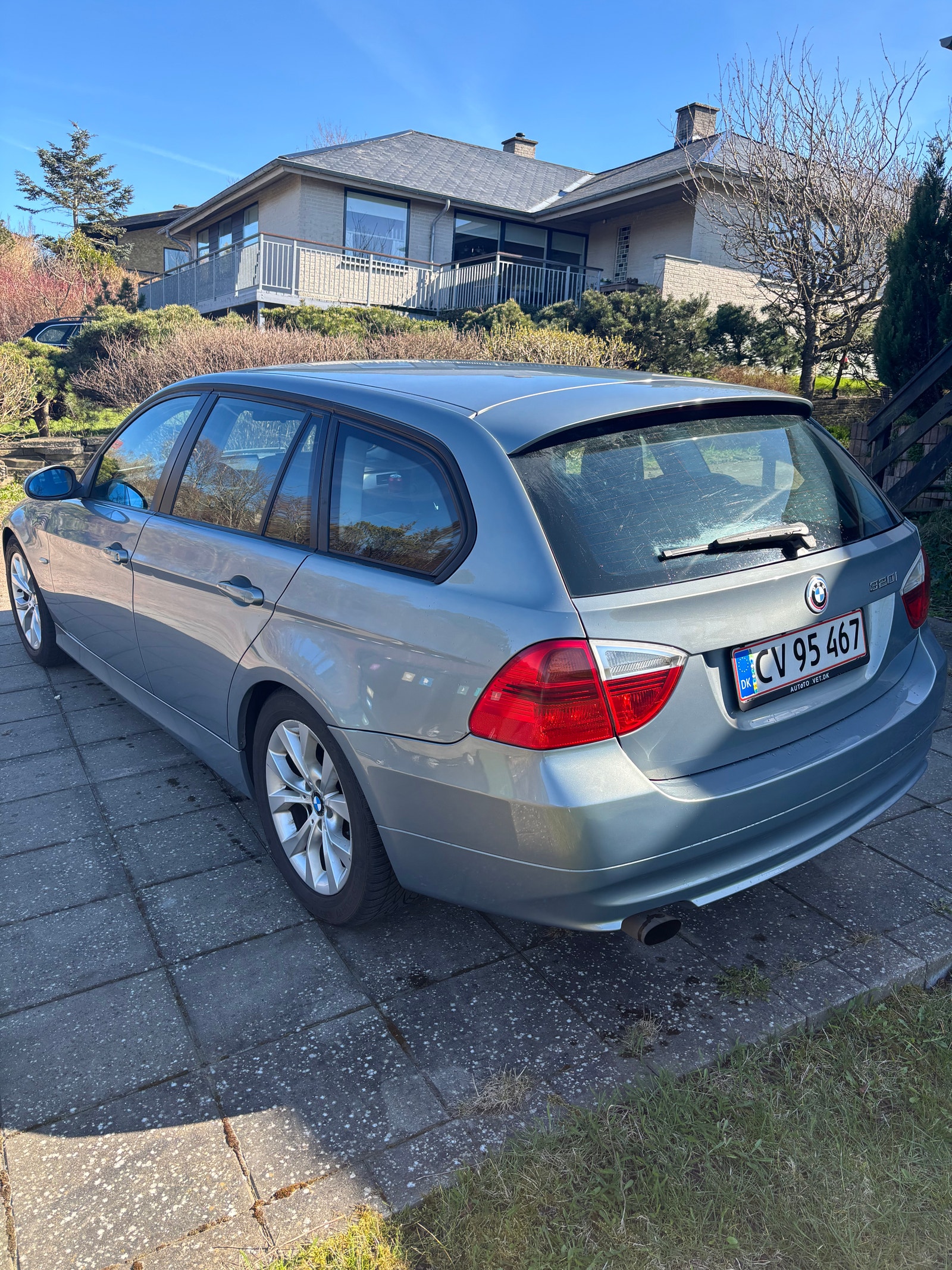 BMW 320i til salg hos Nabilli