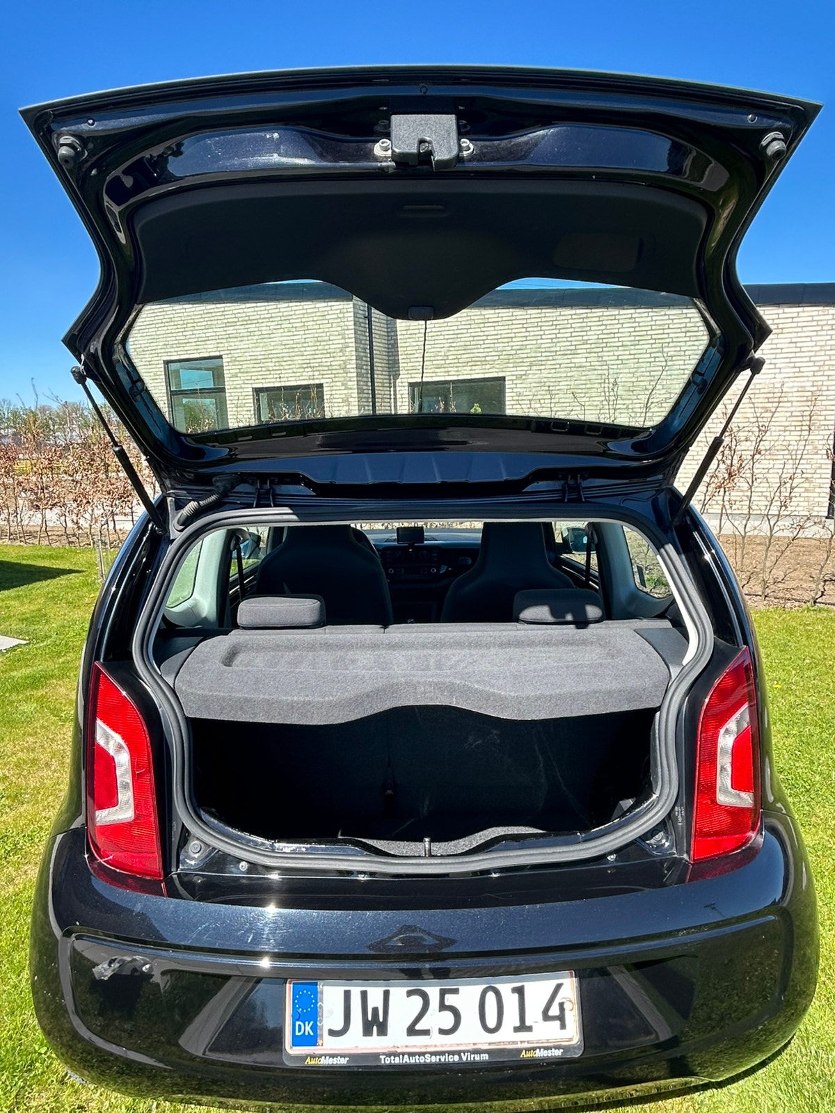 VW UP! til salg hos Nabilli