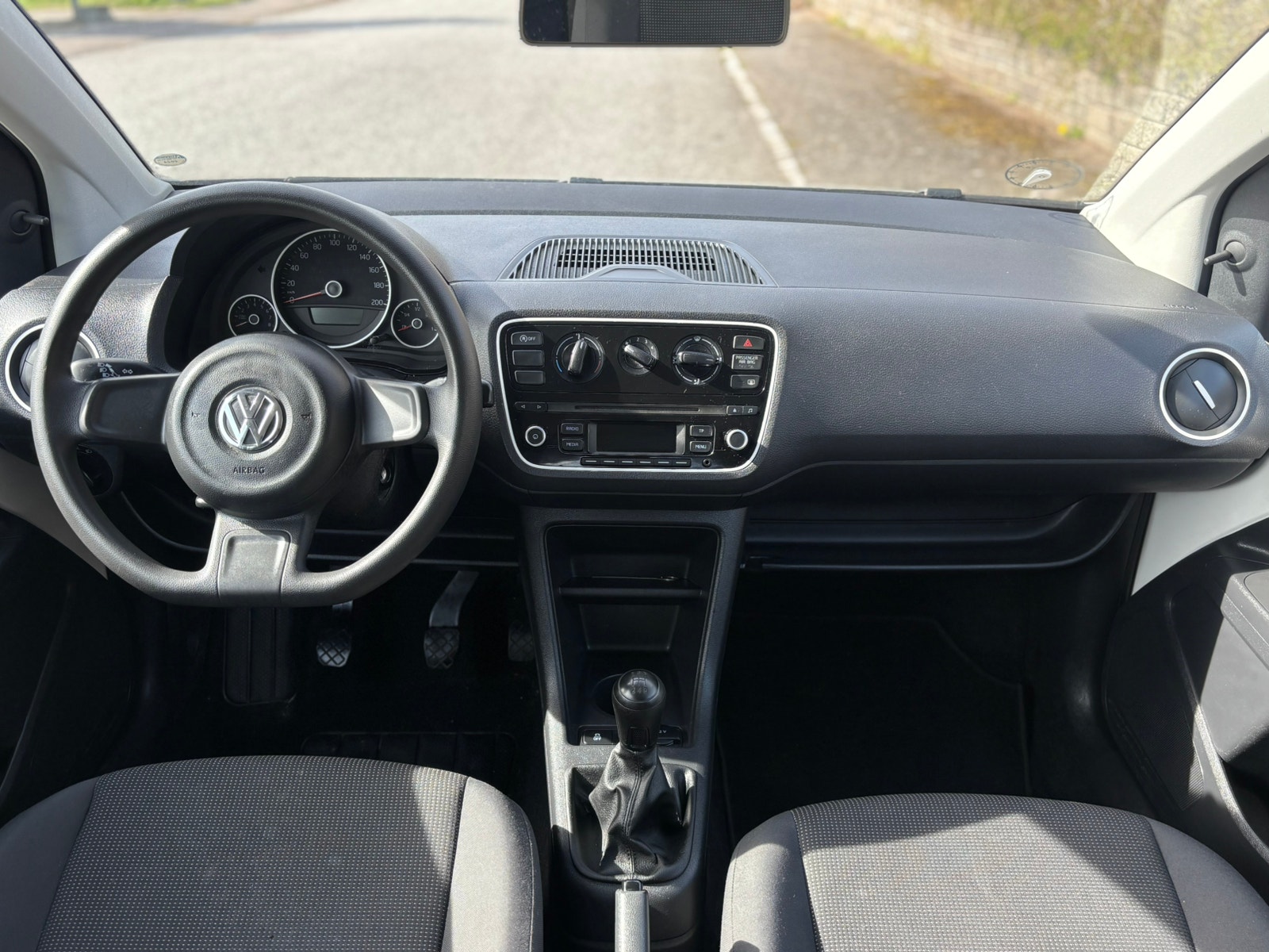 VW UP! til salg hos Nabilli